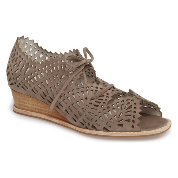 Jeffrey Campbell Wedge Sandals “Espejo” Taupe Suede Rodillo Lace-Up Low Size 8 - Picture 9 of 16